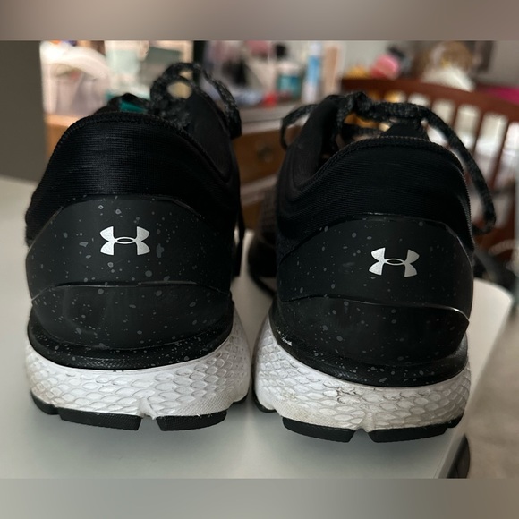 Under Armour Charged Escape Sneakers - Picture 2 of 5